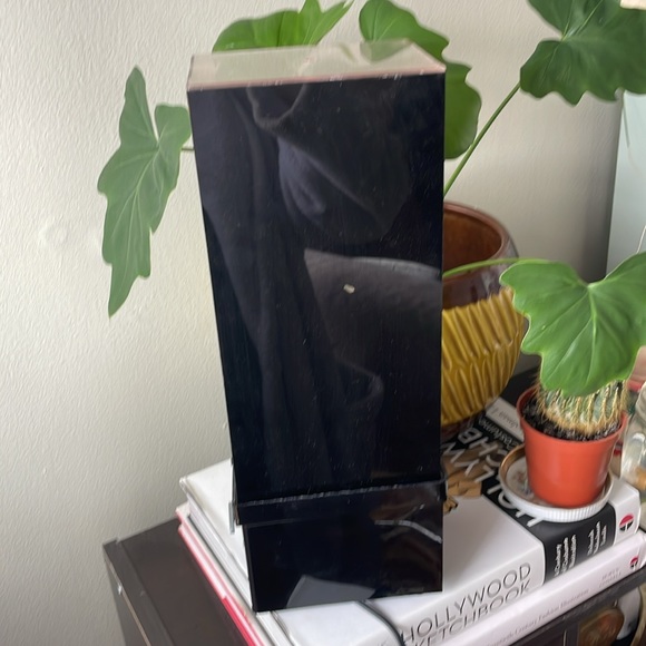 VINTAGE MUSICAL FIBER OPTIC LAMP
FLORAL 1980’S TABLE LAMP CHANGES COLOUR - Picture 9 of 10